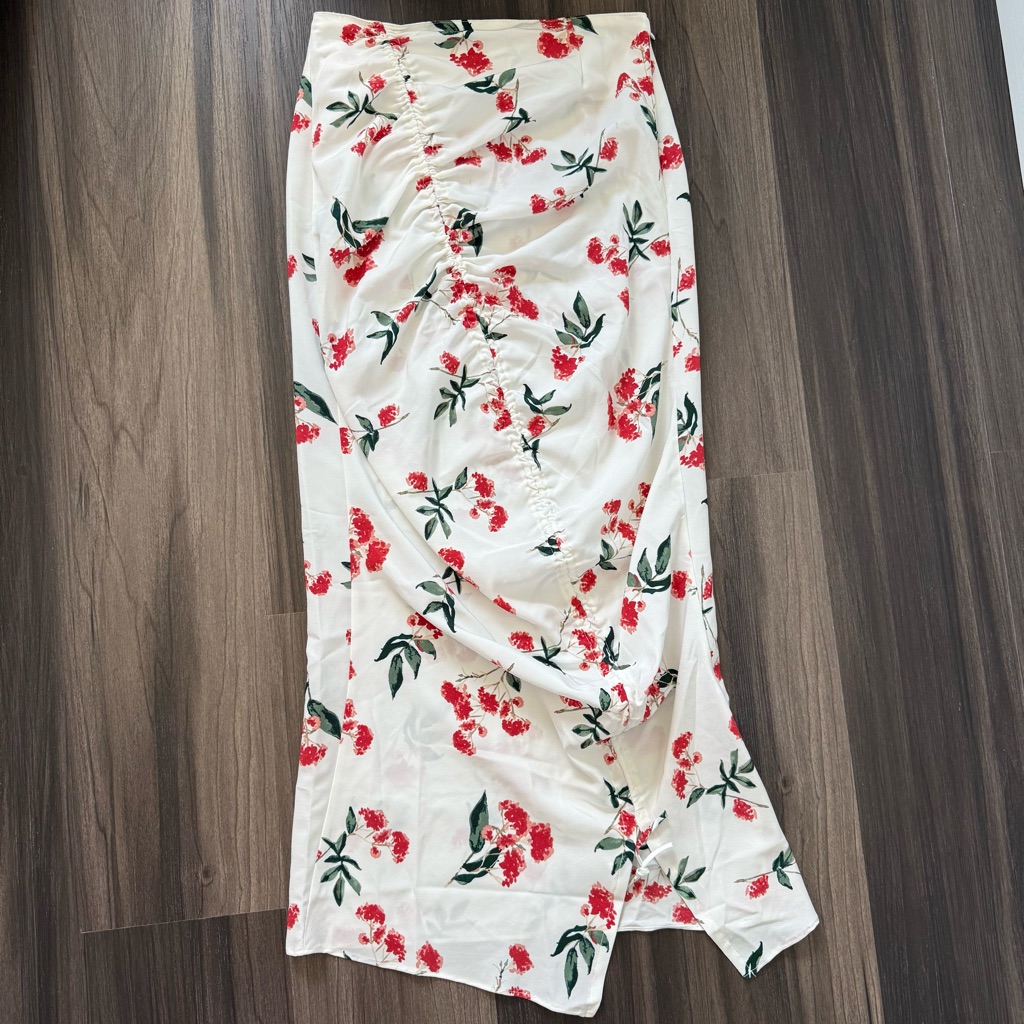 The Line By K White And Red Floral Pencil Skirt